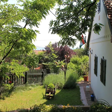 Vila Kemences Vendeghaz