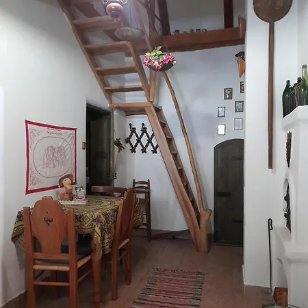 Kemences Vendeghaz Vila *